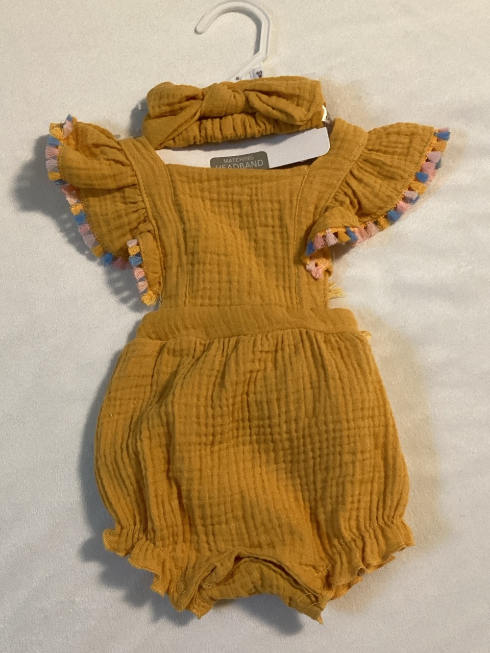 Adorable NWT Emily and Oliver Mustard Romper 0-3m